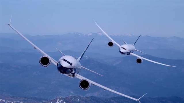 Boeing 737 MAX 9 zusammen mit Boeing 787-10