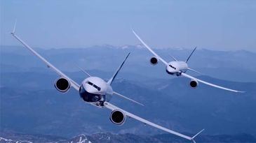 Boeing 737 MAX 9 zusammen mit Boeing 787-10