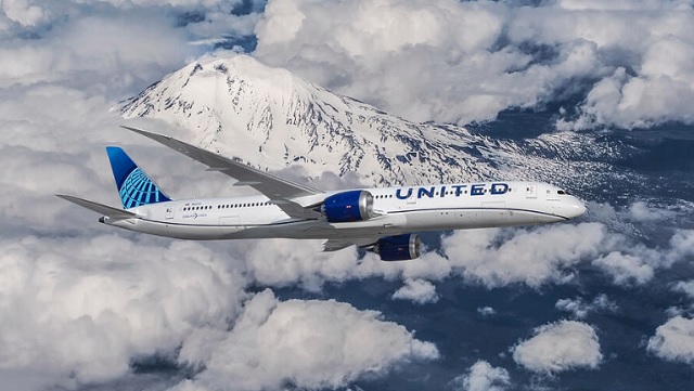 United Airlines Boeing78710 1
